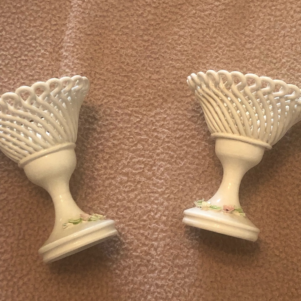 Capdemonte  Vintage Ceramic Lattice Basket Vases with Floral Detail - Set of 2